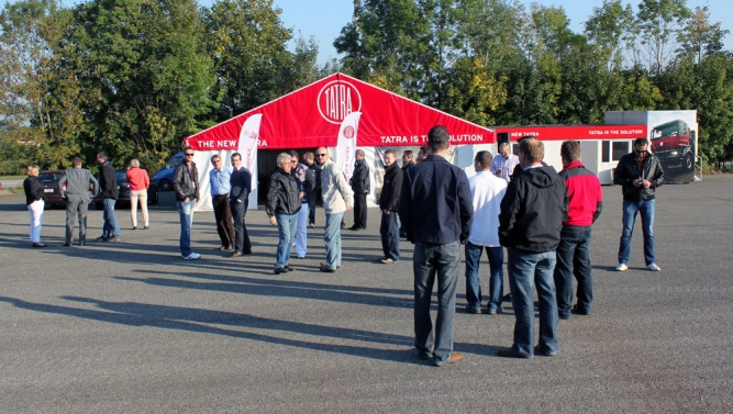 Představení dealerům a zákazníkům